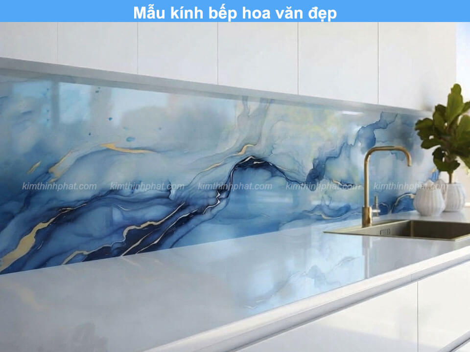 Mẫu kính bếp hoa văn đẹp