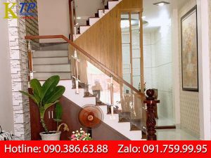 Báo giá thi công cầu thang kính mới nhất