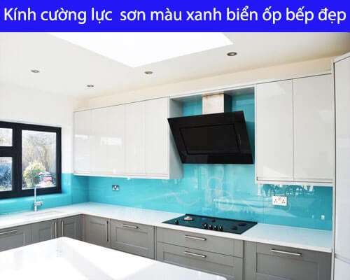Kính cường lực sơn màu xanh biển ốp bếp đẹp