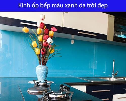 Kính cường lực sơn màu ốp bếp màu xanh da trời