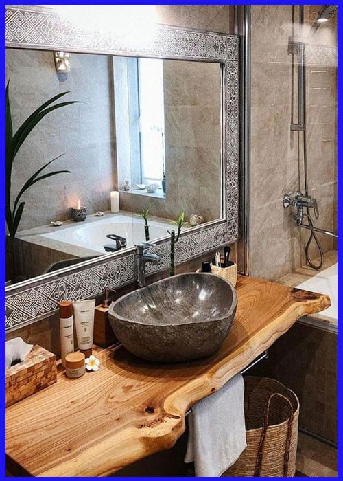Gương phòng tắm chữ nhật kết hợp viền họa tiết tạo điểm nhấn ấn tượng