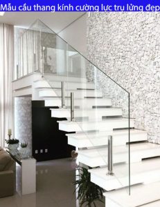 Mẫu cầu thang kính cường lực trụ lửng đẹp
