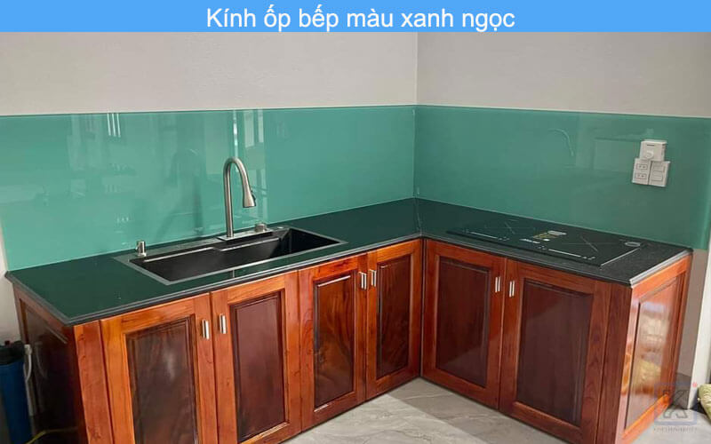 Kính sơn màu ốp bếp xanh ngọc